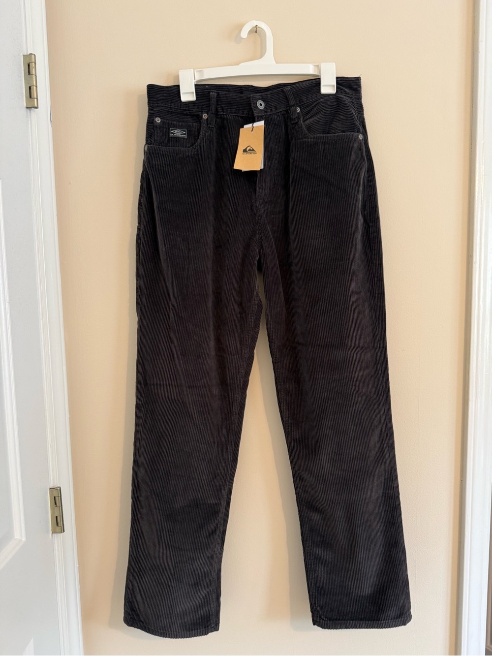 NWT Quicksilver Landers Cord Pants Regular Fit Corduroy 5-Pocket Black Men’s 32 - Picture 2 of 14